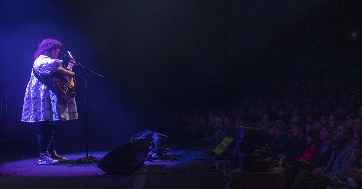 November Ultra - Autrice, compositrice.&nbsp;Victoire de la Musique 2023 de la R&eacute;v&eacute;lation f&eacute;minine.Soutenue par notre Action culturelle.