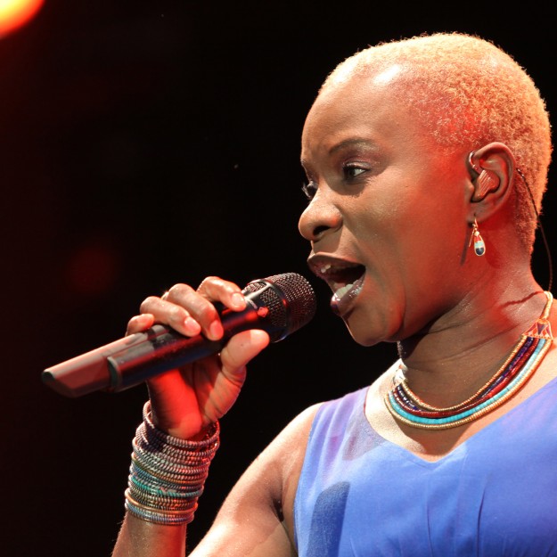 Angélique Kidjo - Compositrice. Nomination aux Grammy Awards 2023(Best Global Music Album for Queen of Sheba).